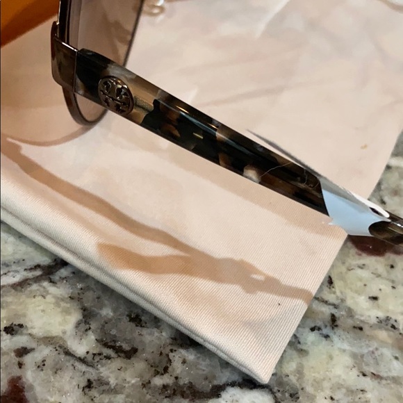 NWT Auth Tory Burch Aviator Sunglasses - Picture 8 of 14